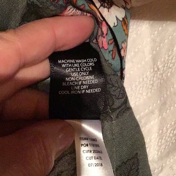 TORRID size 00 or 10/12 peasant blouse.  Never worn perfect condition - Picture 5 of 5